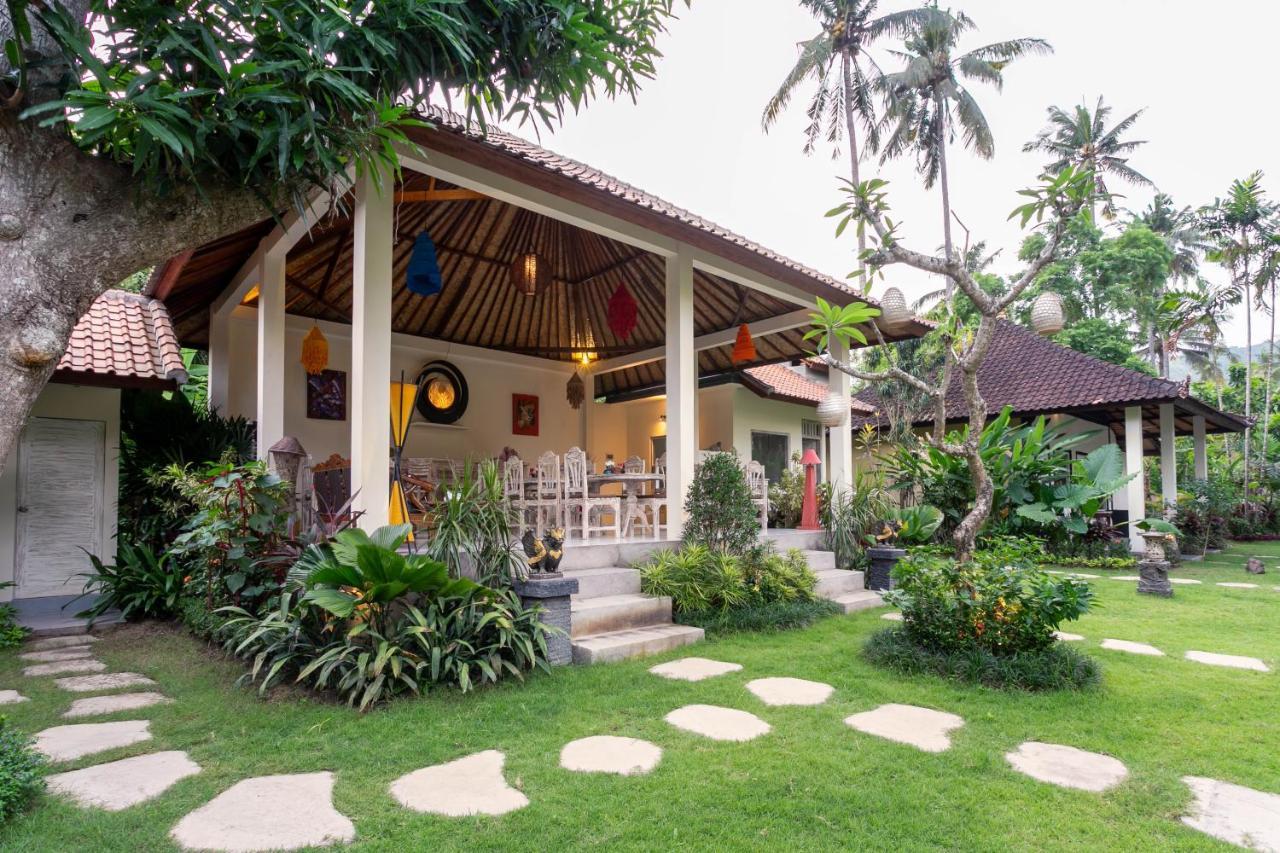 Utama Villas Beach Front Candidasa Exteriör bild